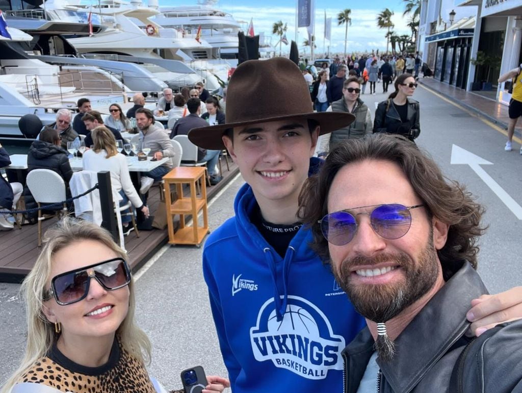 Angelique Boyer ha expresado su cariño por Santiago, hijo de Sebastián Rulli y Cecilia Galliano