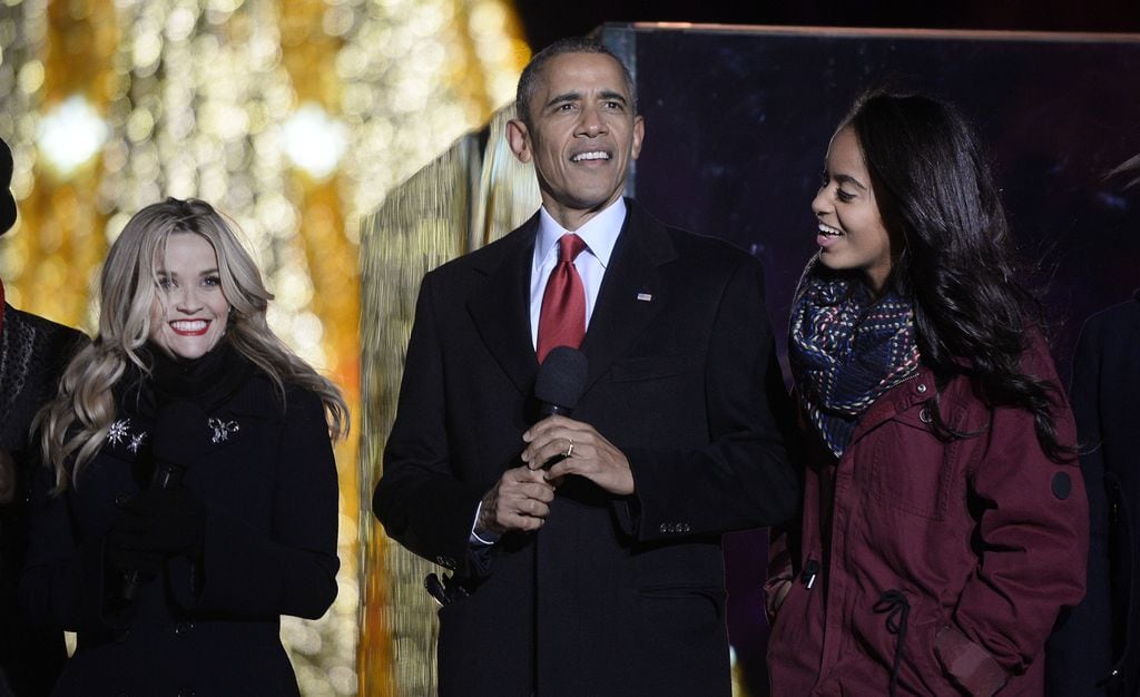 Reese Witherspoon, Barack Obama y Malia Obama en 2015
