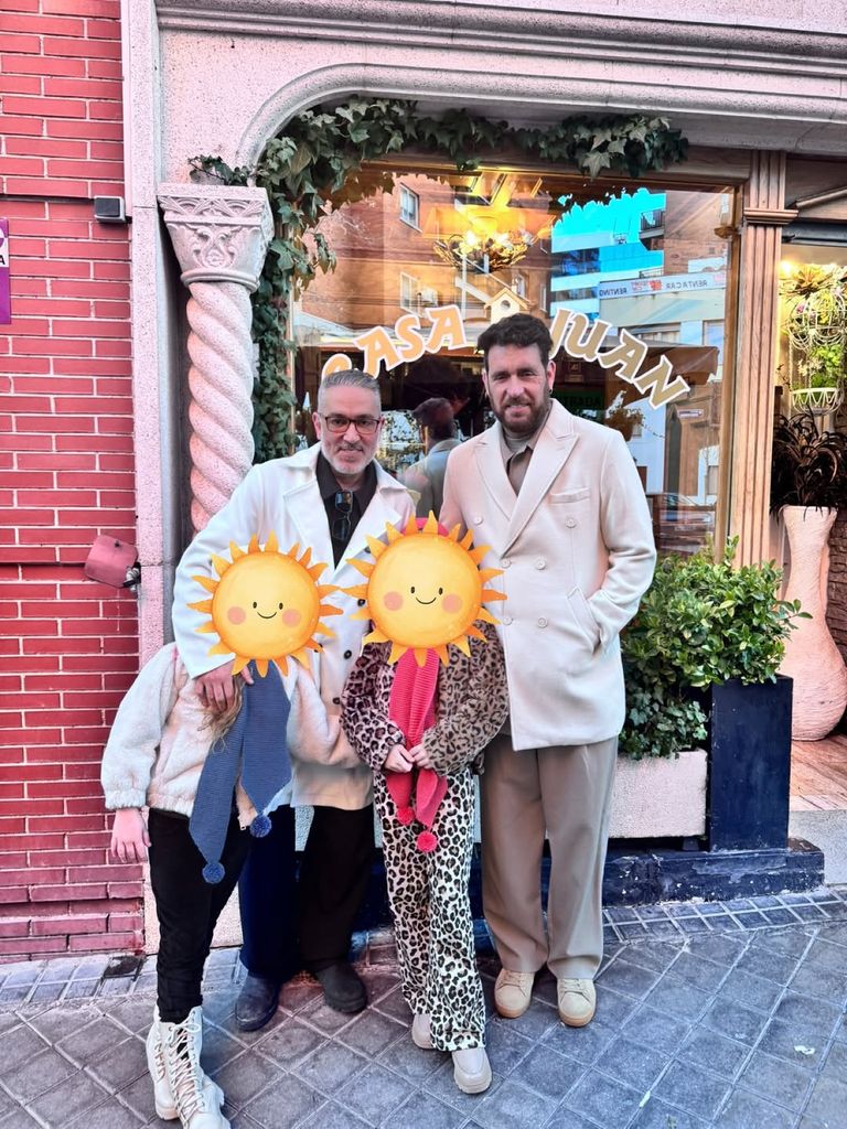 Kiko, su marido y sus dos hijas