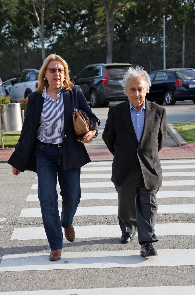Pepe Carabias acude al tanatorio