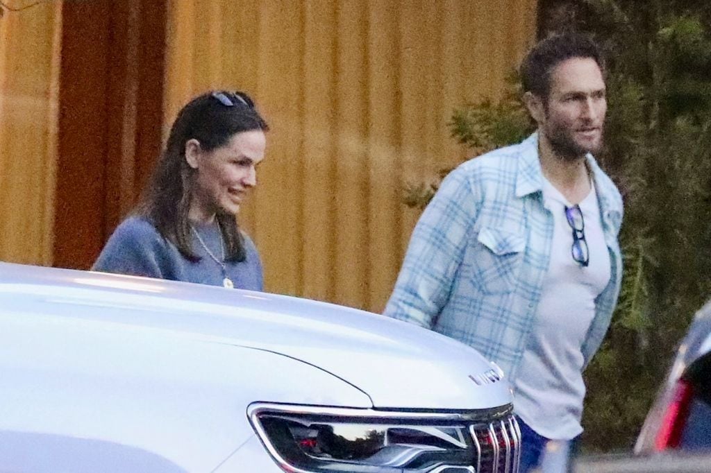 Jennifer y John han mantenido una discreta relación amorosa desde 2018.