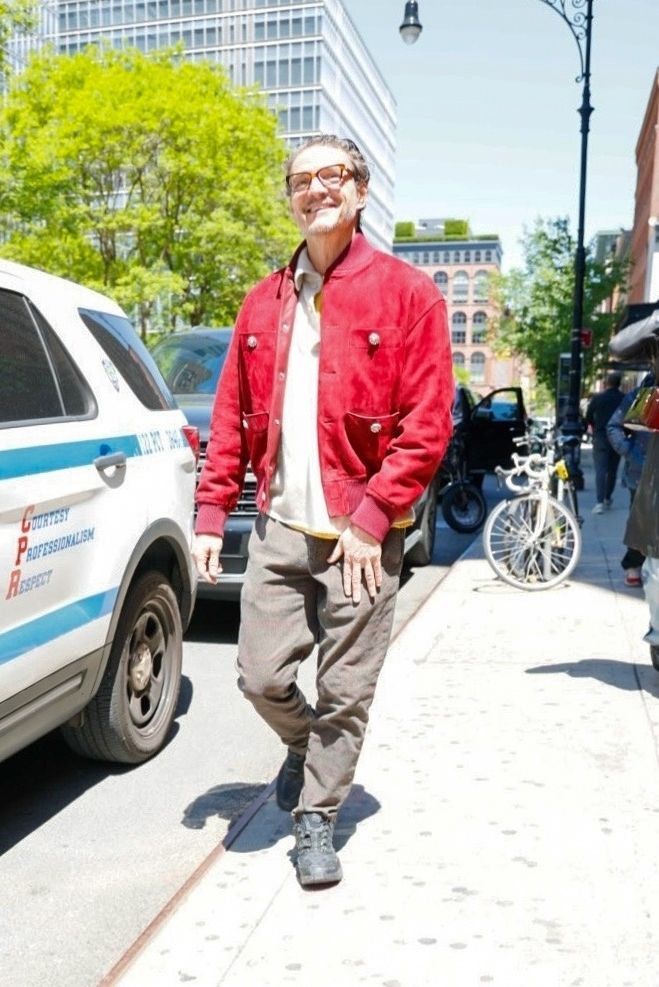Photo © 2026 Backgrid/The Grosby Group
EXCLUSIVE 
New York, May 12, 2026. Pedro Pascal was spotted taking a casual walk in New York City with his sister Lux Pascal. Pedro Pascal wore a custom Chanel jacket as part of a casual luxury look.***Pedro Pascal fue visto en Nueva York junto a su hermana Lux Pascal durante una caminata casual. Pedro Pascal llevó una chaqueta custom de Chanel en un look casual de lujo.