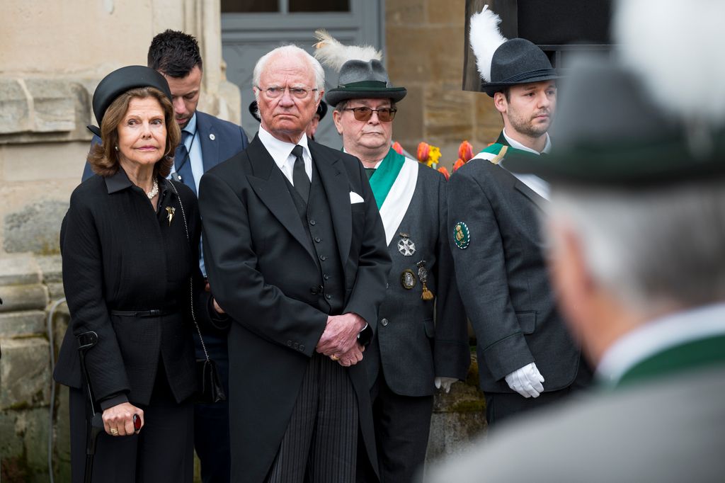 Carlos Gustavo de Suecia y Silvia de Suecia en el funeral de Andrés de Sajonia-Coburgo-Gotha