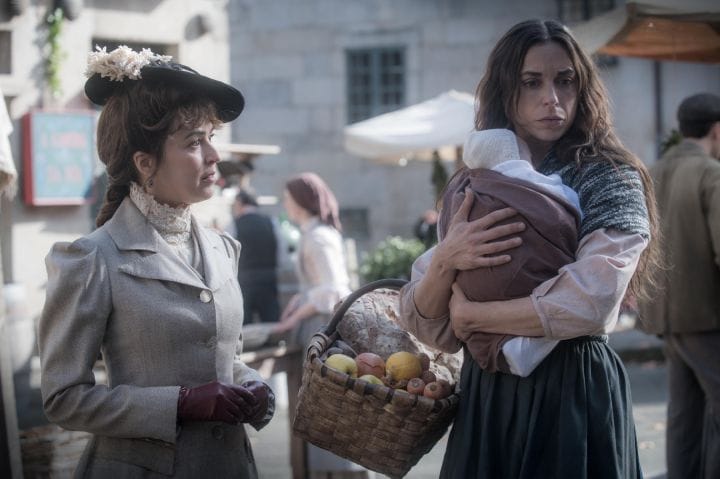 En el pazo de Espíritu Santo nacen nos niñas una de doña Inés y una de su criada, el futuro de ambos bebés estaba escrito antes de su llegada la mundo 