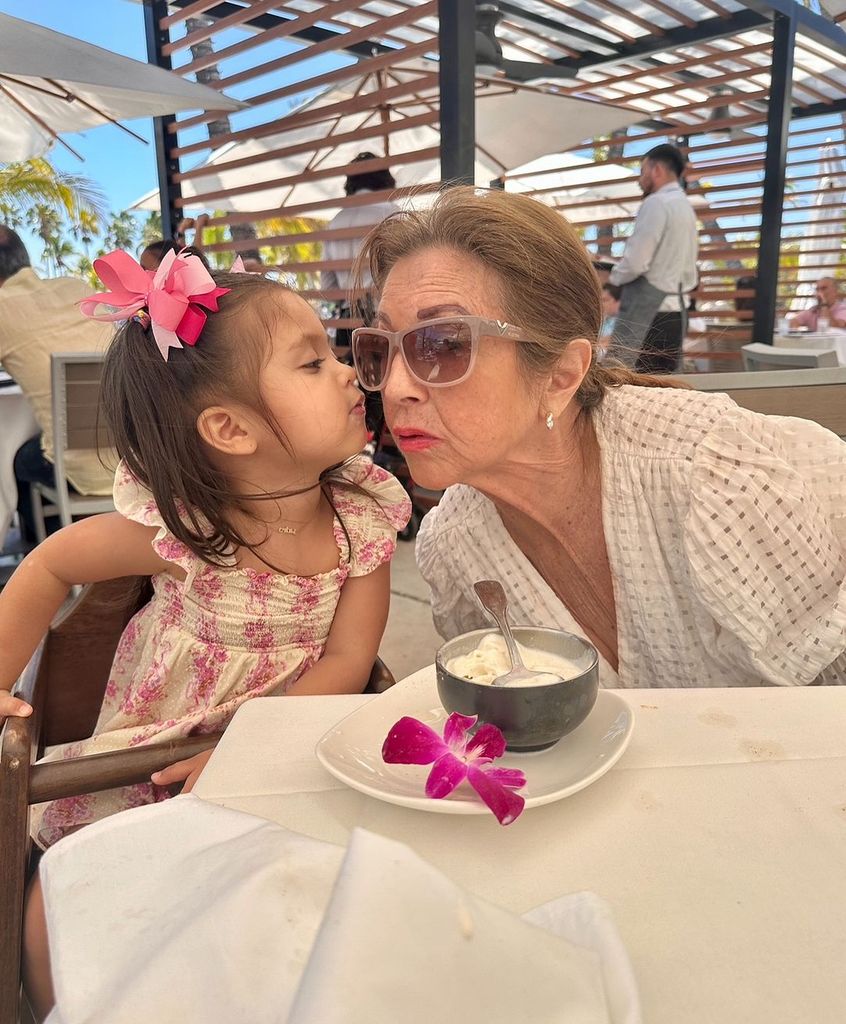 Stephanie Himonidis 'Chiquibaby', su mamá y su hija
