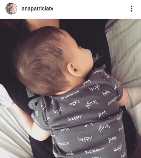 Ana Patricia cuida a Gael