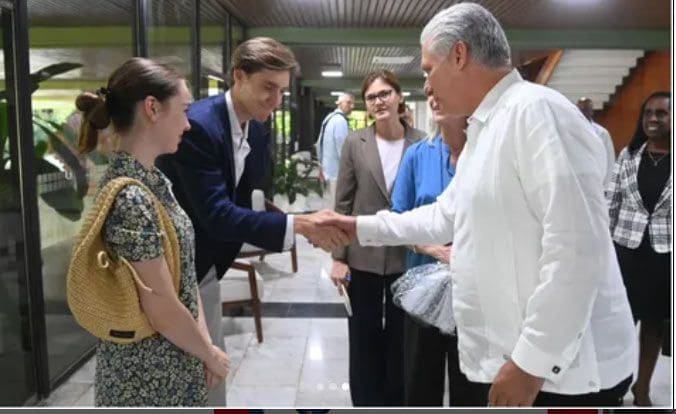 Alejandra de Hannover y Ben Sylvester Strautmann con Micuel Díaz Canel 