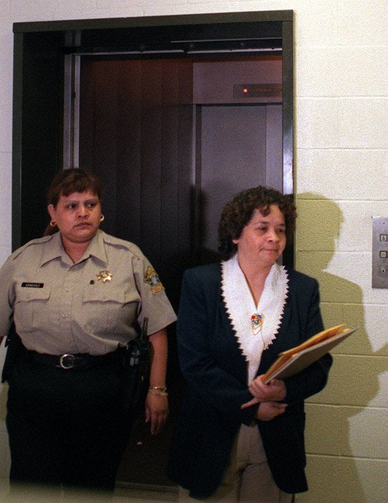 Yolanda Saldívar fue condenada a cadena perpetua por el homicidios de Selana Quintanilla en marzo de 1995.