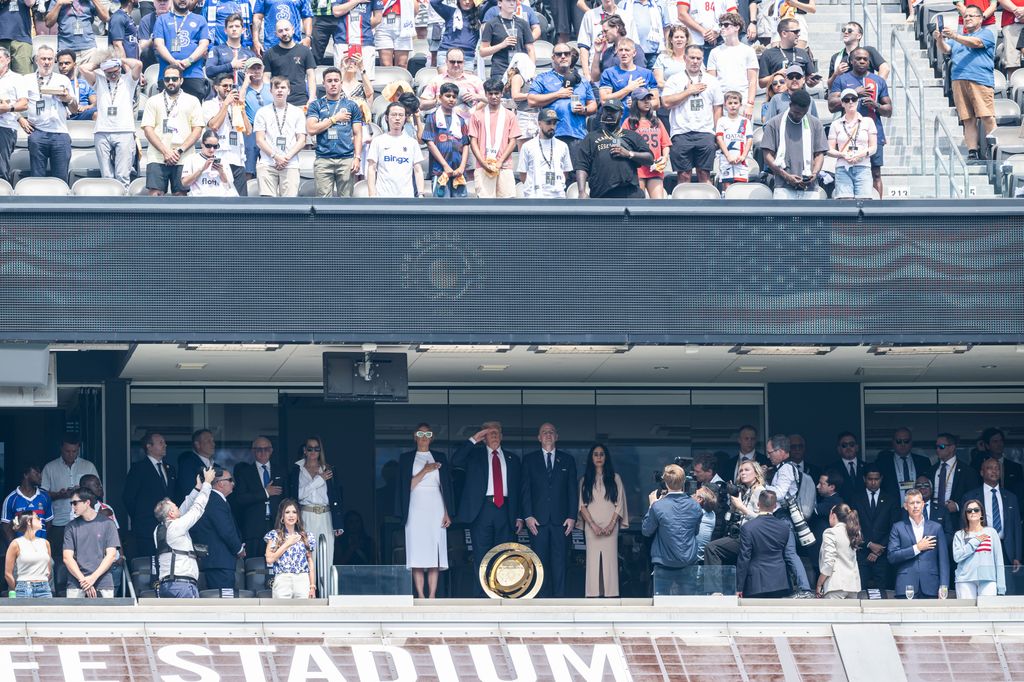 Melania Trump acude junto a su marido, Donald Trump, a la final del Mundial de Clubes en Nueva Jersey