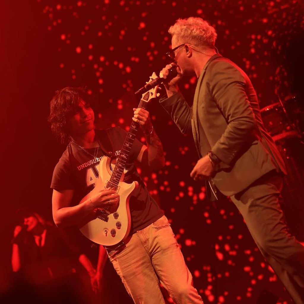 alejandro sanz y su hijo
