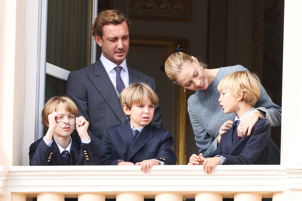 Pierre Casiraghi con su mujer Beatrice Borromeo y sus hijos Stefano y Francesco y su sobrino Maximilian
