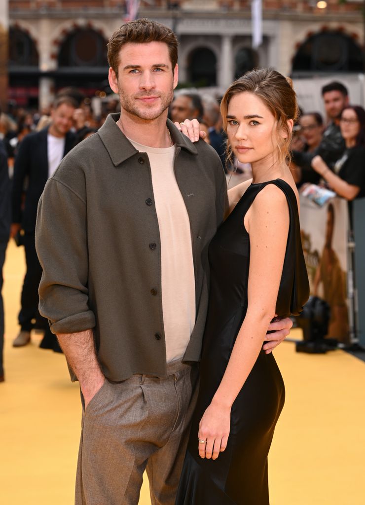 Liam Hemsworth y Gabriella Brooks 