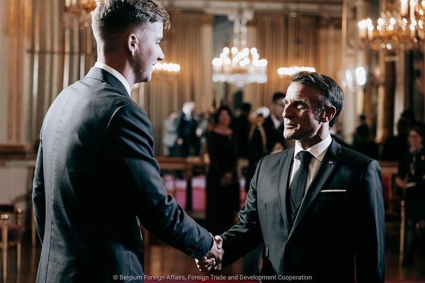 Gabriel de Bélgica y Emmanuel Macron en una cena de gala el 14 de octubre de 2024