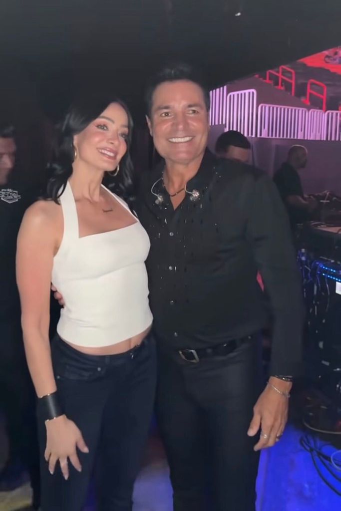 Dayanara Torres con Chayanne en el backstage del concierto.