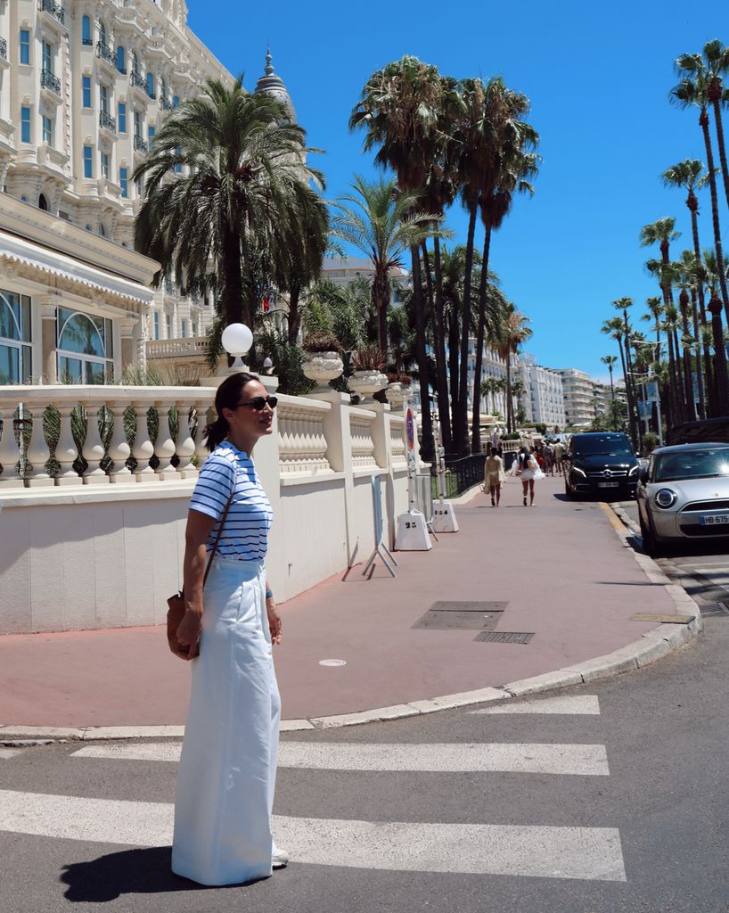 Tamara Falcó luce un look marinero durante su reciente escapada a Cannes (julio de 2026)
