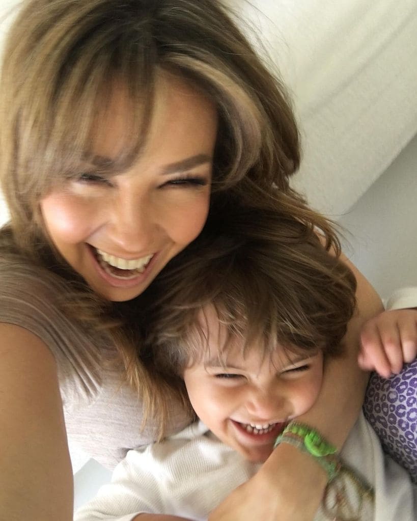 Como parte del festejo, Thalía hizo un recuento en fotos de la vida de su hijo