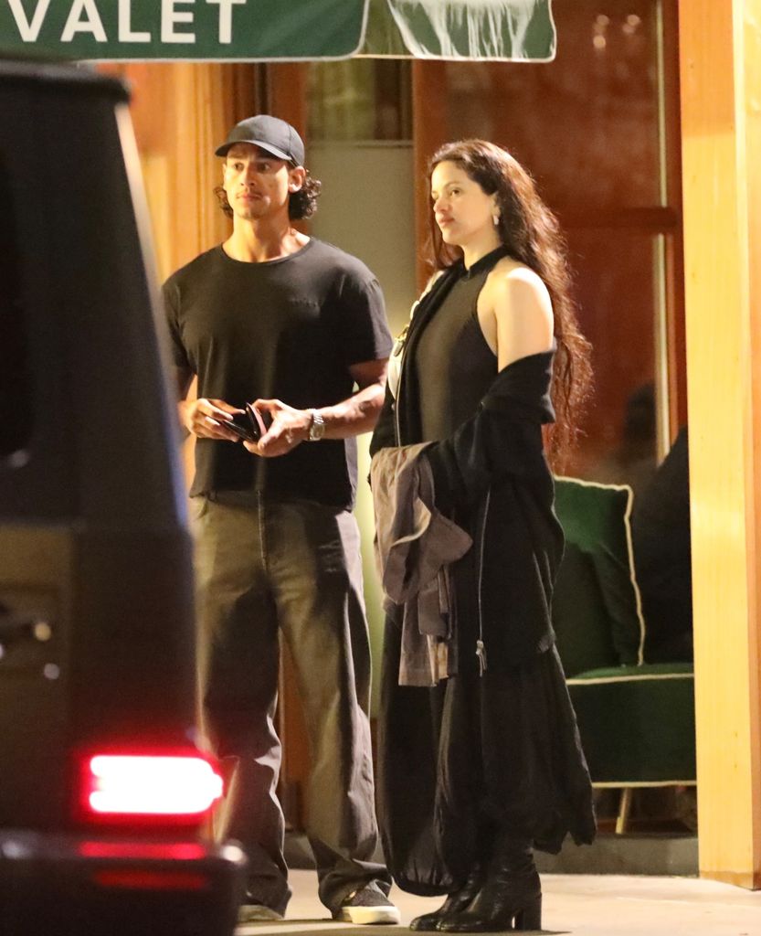 Rosalía y Emilio Sakraya disfrutaron de una cena romántica en Cipriani, en Beverly Hills. 