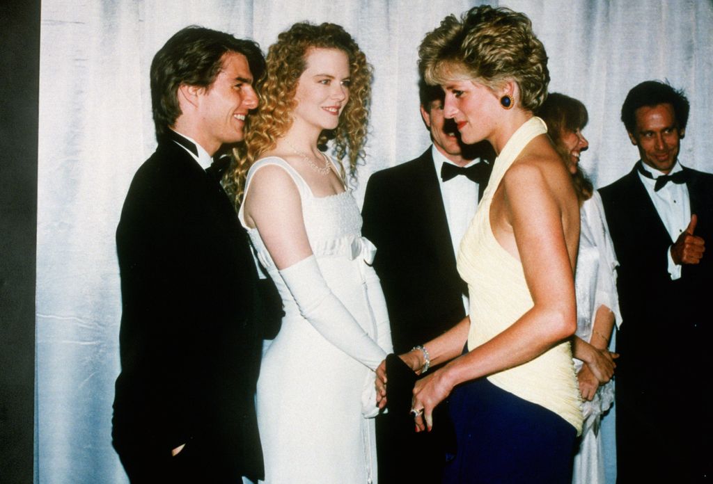 Diana de Gales con Tom Cruise y Nicole Kidman en la premiere de "Far and Away" en el Leicester Square
