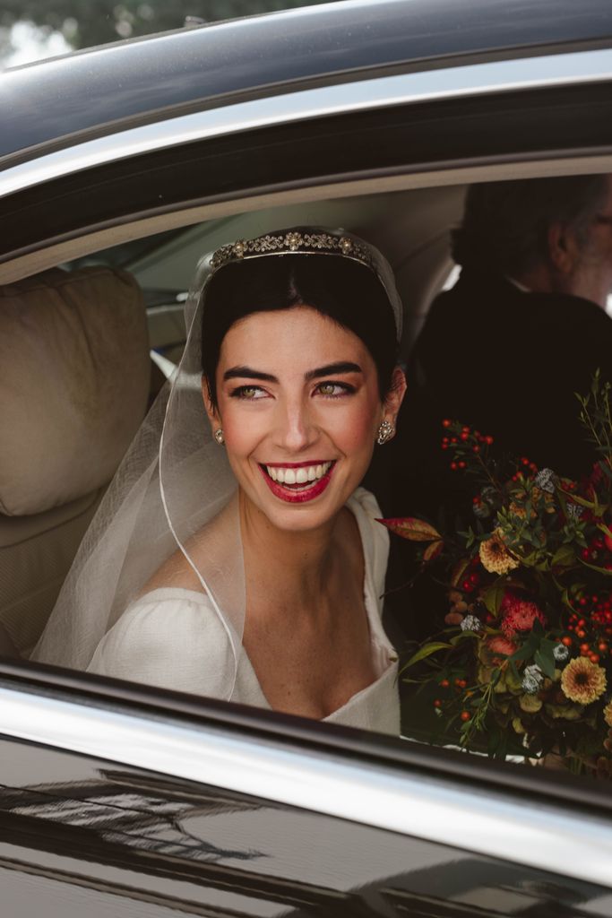 Maquillaje de novia con tiara