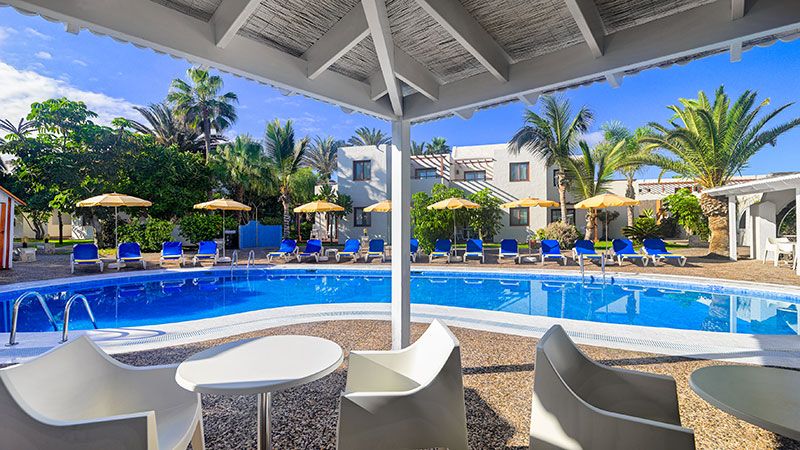 Piscina-Tropic-Bar-suite-atlantis-fuerteventura