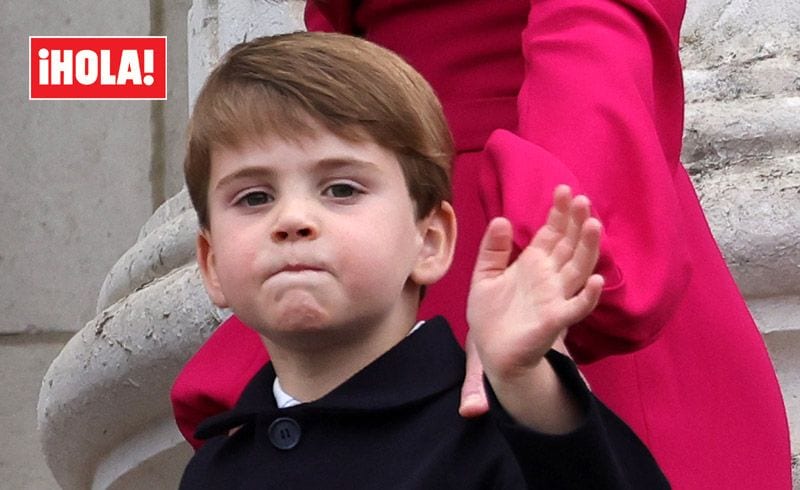 Louis de Cambridge en el balcón del Palacio de Buckingham