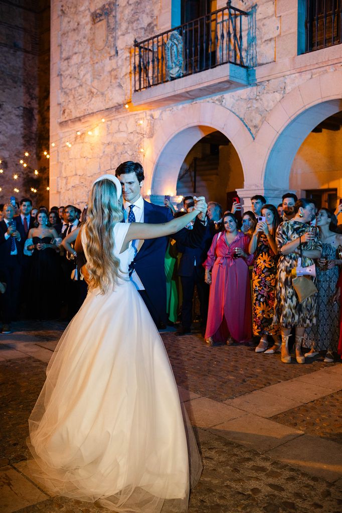 Juan Matute y Paloma Zafrilla bailando