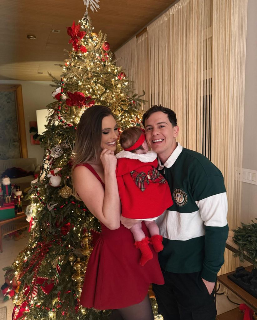 Lele Pons y Guaynaa celebraron su primera Navidad como papás de Eloísa.