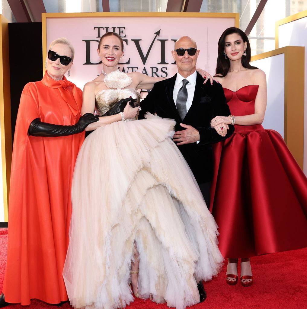 Tucci, con el resto del reparto de 'El diablo se viste de Prada 2', durante la reciente gira de promoción de la película.