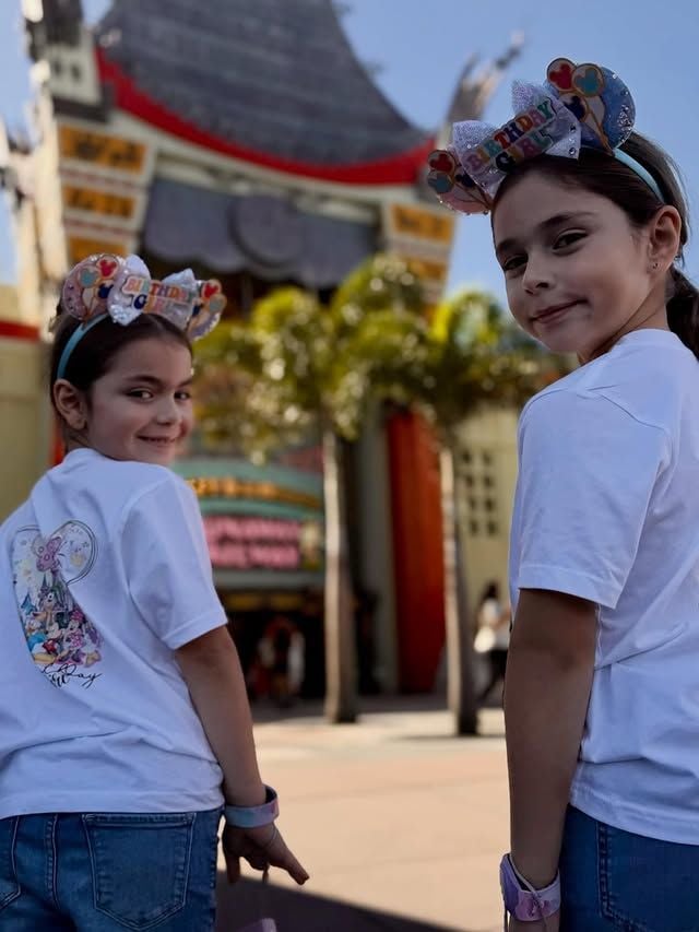 Paula y Emilia celebraron a lo grande de la mano de sus padres, Jacky Bracamontes y Martín Fuentes