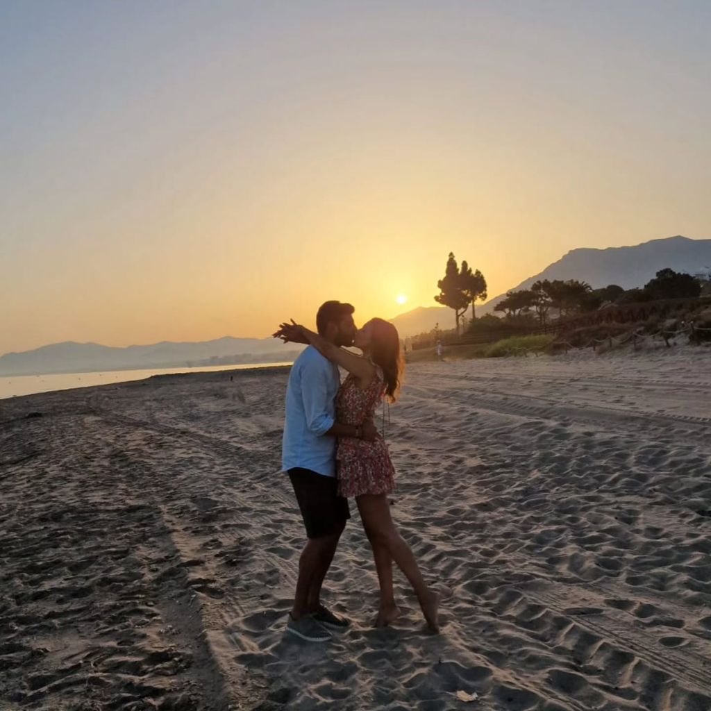La romántica foto con la que Miguel Torres ha felicitado a Paula Echevarría por su 49 cumpleaños