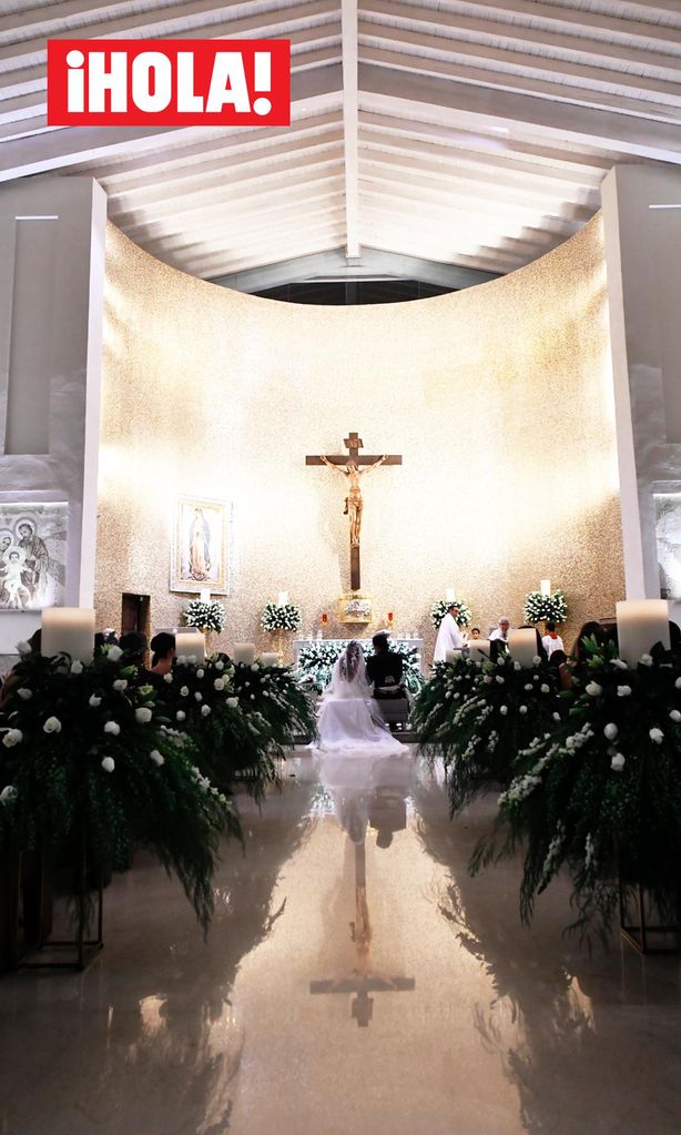 Alex Fernández y Alexia Hernández boda religiosa