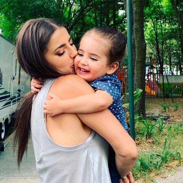 Michelle Renaud y su hijo 