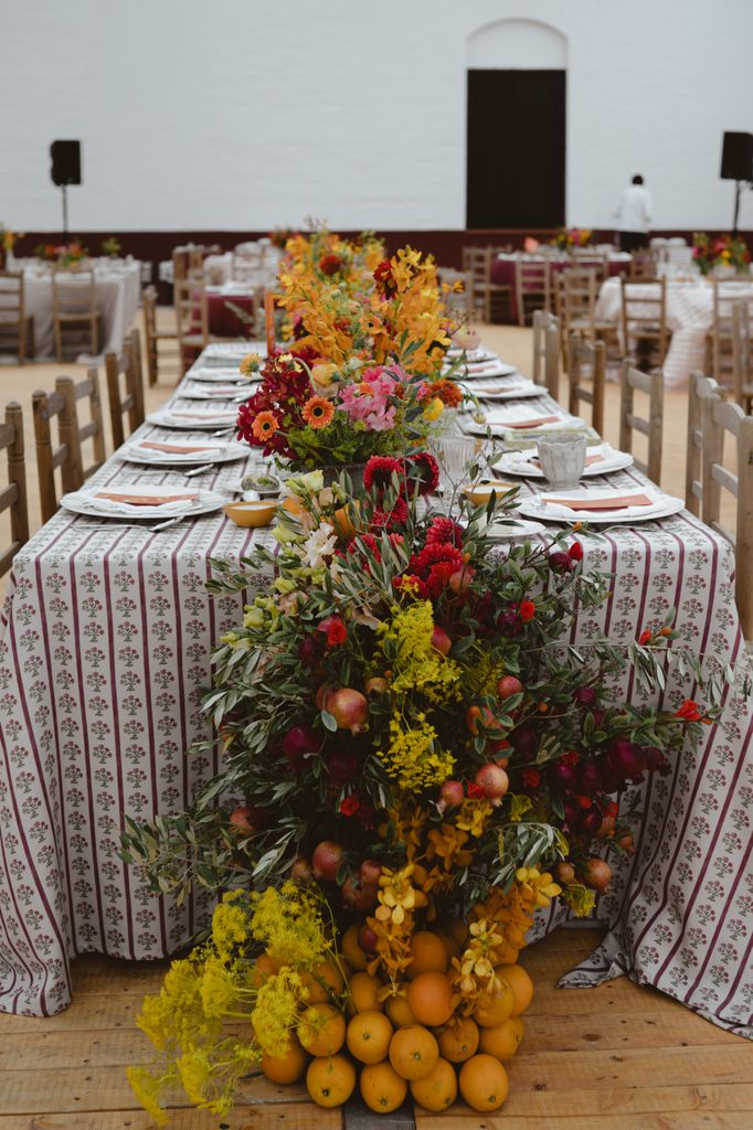 Decoración de mesas de boda frutas y flores
