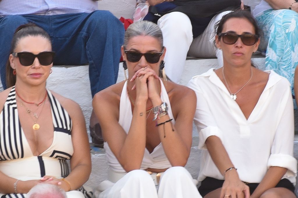 Laura Sánchez viendo torear a Manuel Escribano en Tarifa, 25 de agosto de 2024