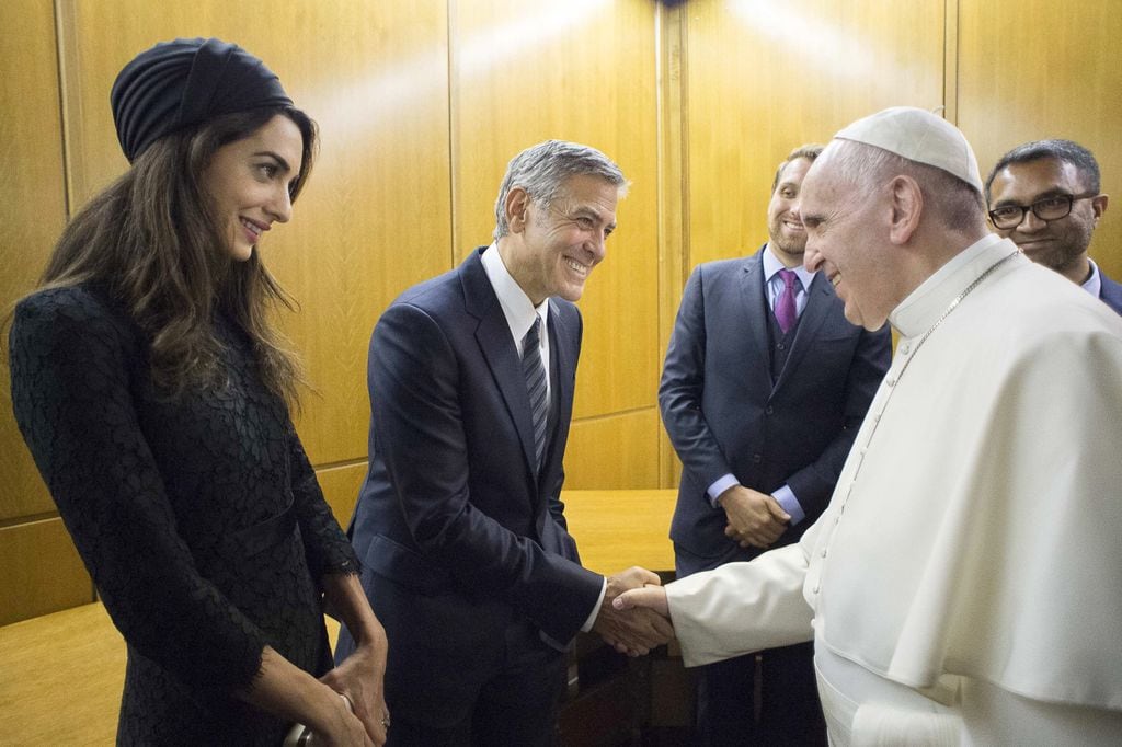 George y Amal Clooney junto al Papa Francisco