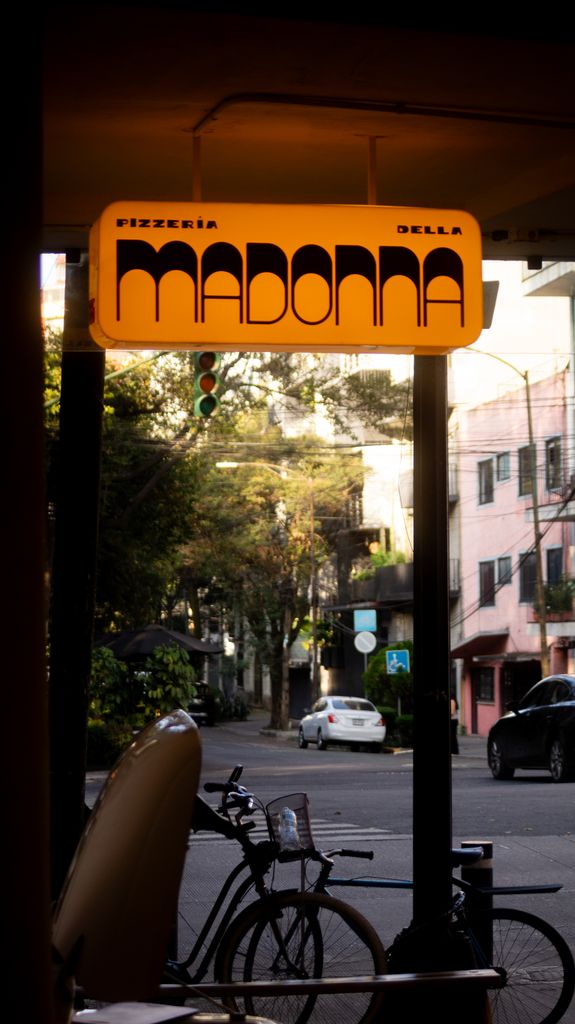 Pizzeria Della Madonna en la Roma Norte, en Ciudad de México.
