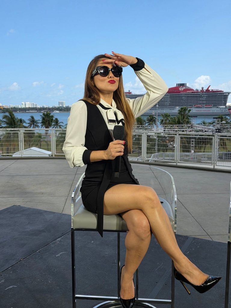 Sherlyn está abrazando cada etapa y asegura sentirse plena a los 40.