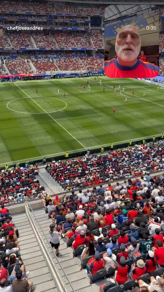 El chef José Andrés momentos antes del segundo gol de España