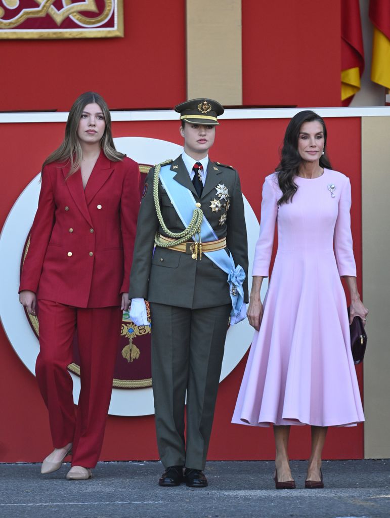 La infanta Sofía, la princesa Leonor y la reina Letizia en el desfile militar del Día de La Fiesta Nacional en Madrid, 12 de octubre
