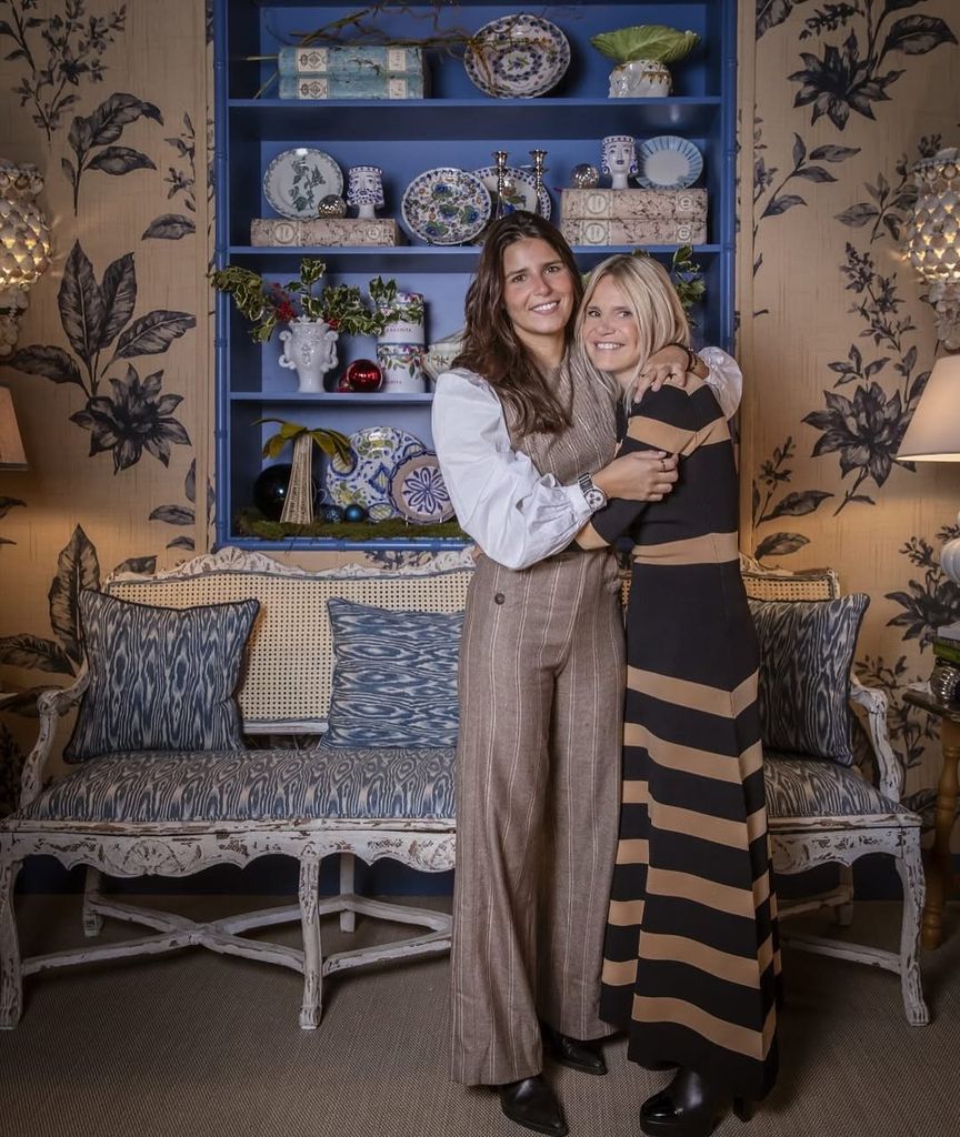 Eugenia Martínez de Irujo celebra su 57 cumpleaños entre amigos y familia.