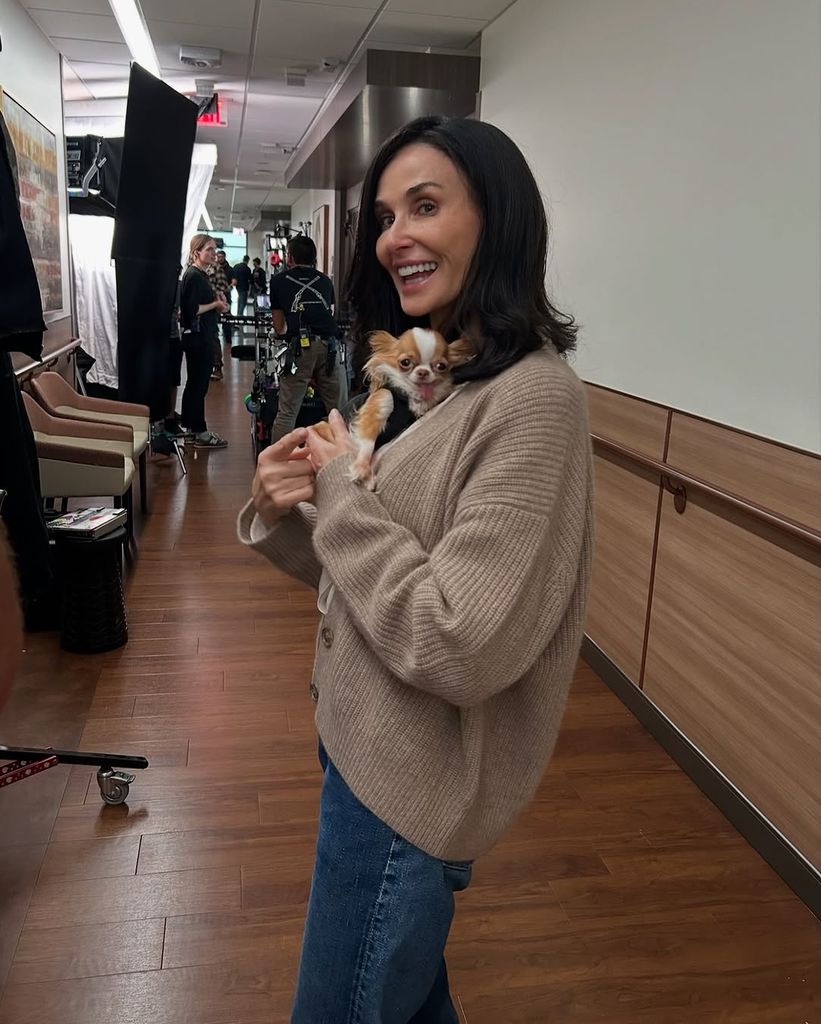 Demi Moore mostró su nuevo corte de pelo