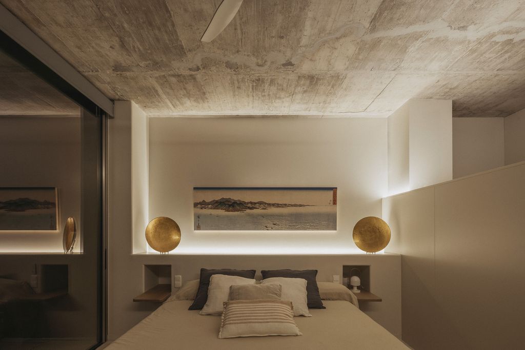 Dormitorio con cabecero de obra 