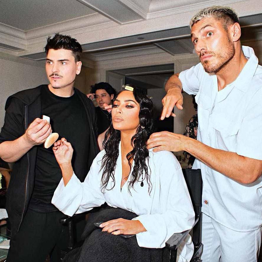 Kim Kardashian peinada por Chris Appleton