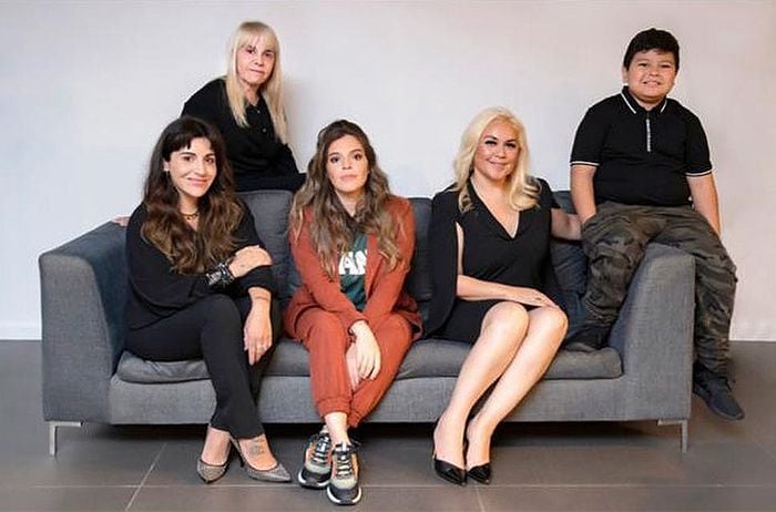 Dos exparejas de Maradona y cuatro de sus hijos