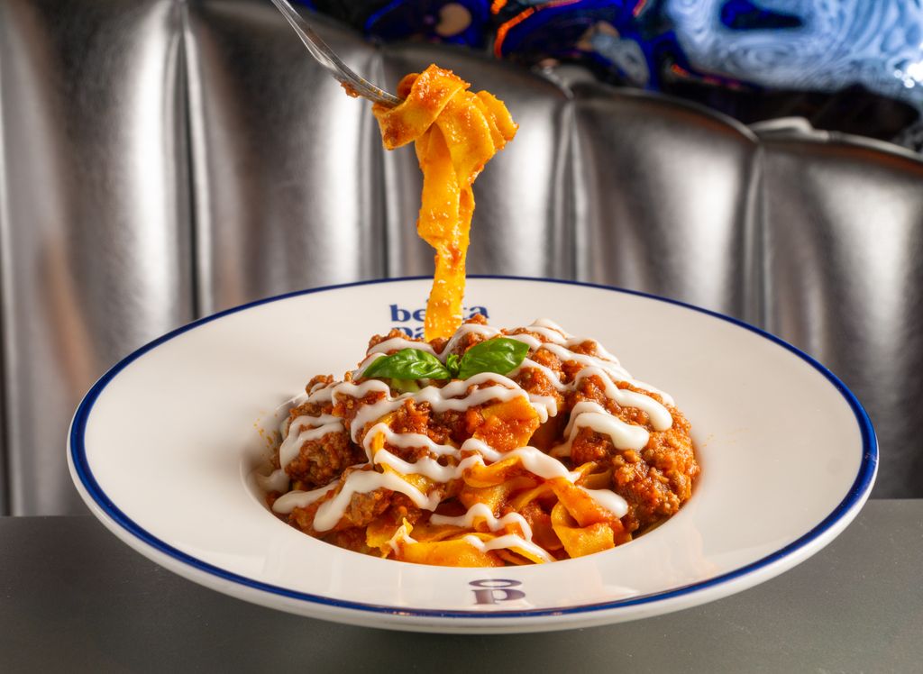 Beata Pasta tiene no solo numerosos platos de pasta, sino talleres para aprender a elaborar este emblema de la cocina italiana.