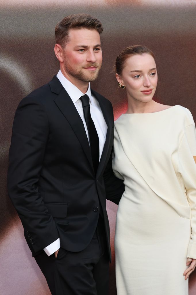 La pareja hizo su debut en la alfombra roja de DROP.