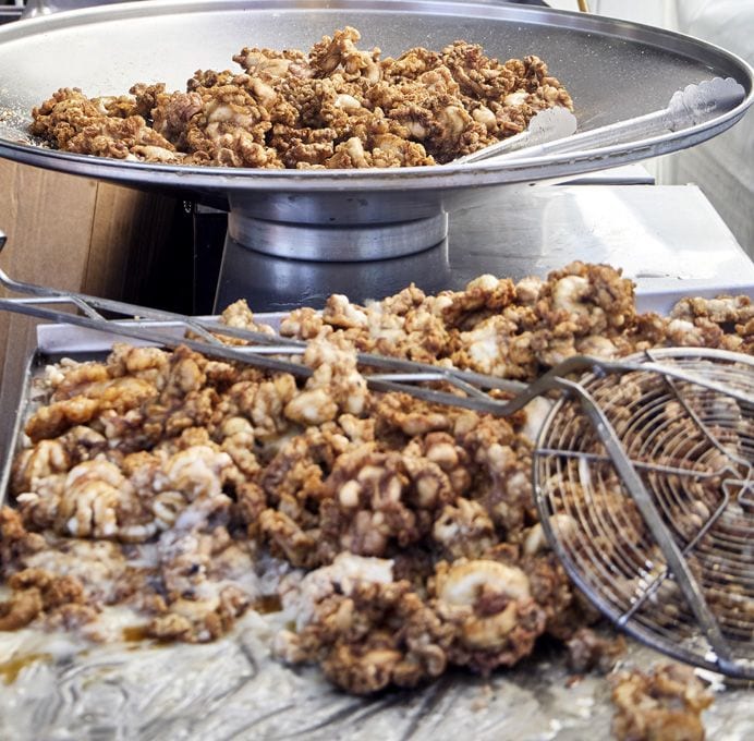 La fritura de entresijos es uno de los platos de casquería más populares de San Isidro.