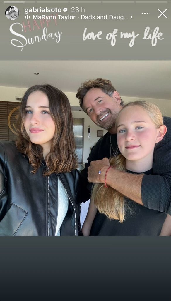 Gabriel Soto pasó un domingo familiar con sus dos hijas. 