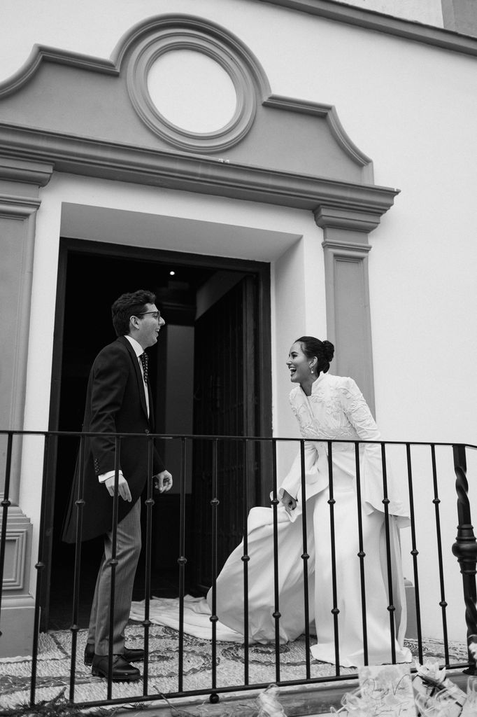 Vestido de novia viral con abrigo de Valenzuela Atelier