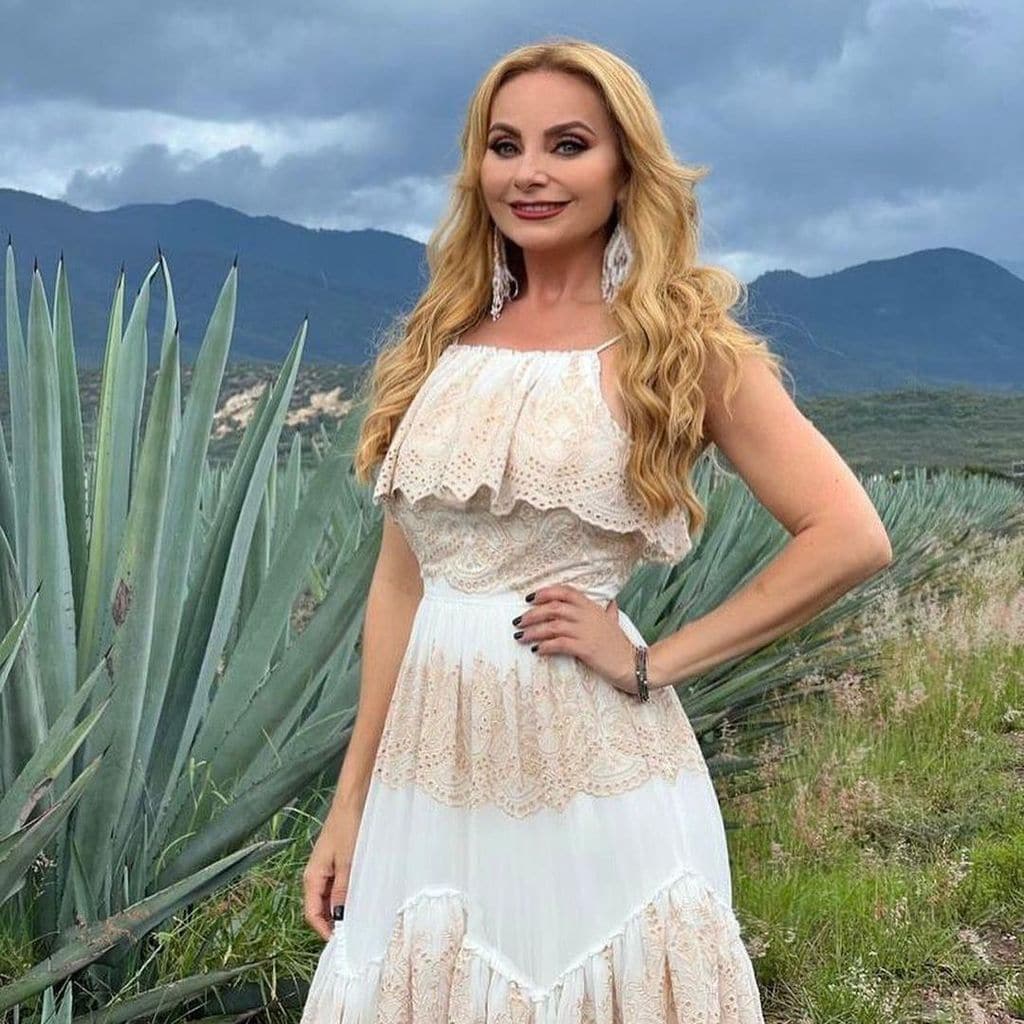 Elizabeth Álvarez